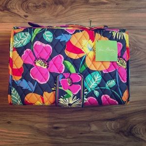 Vera Bradley Changing Pad Clutch ~ Jazzy Blooms